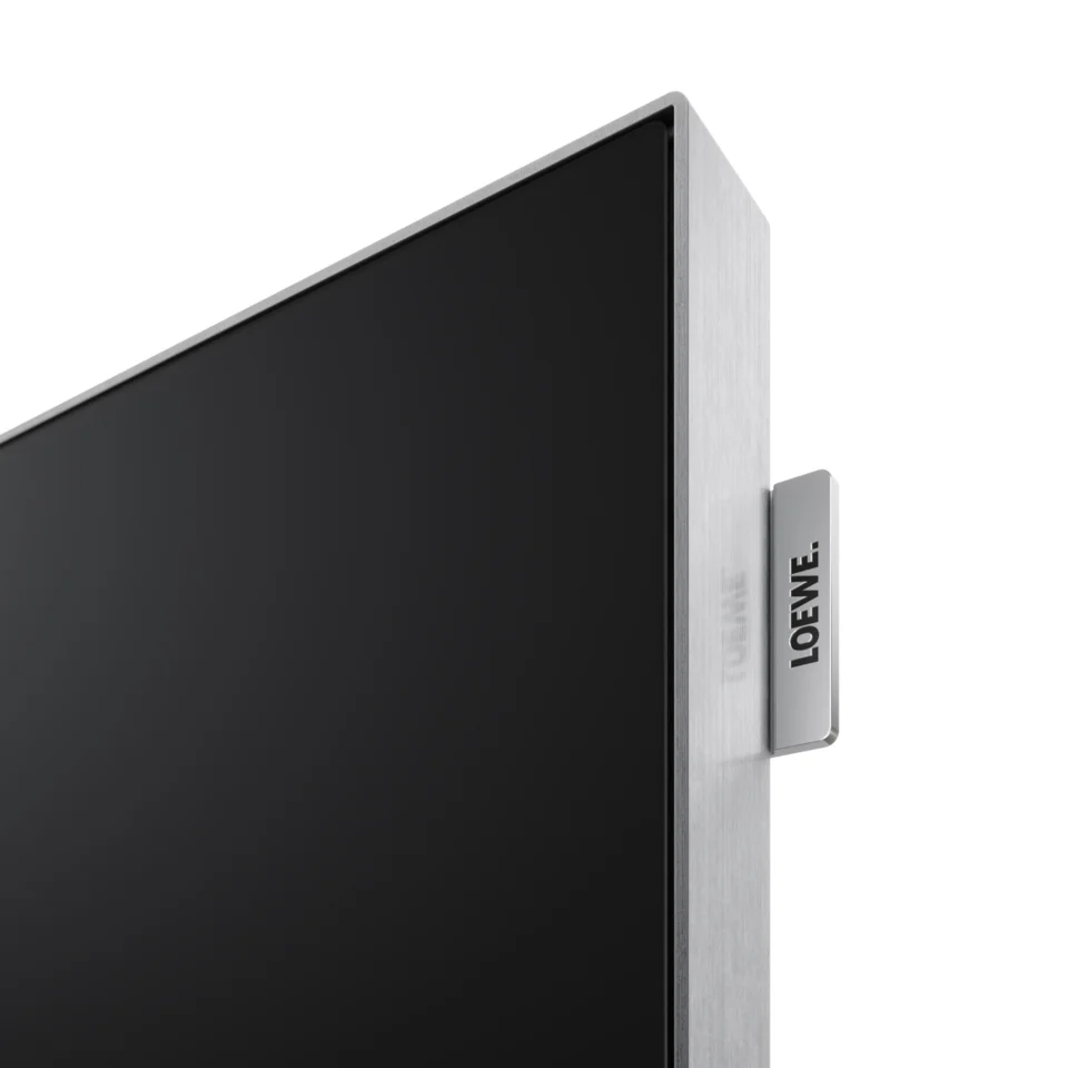Loewe Logo am TV